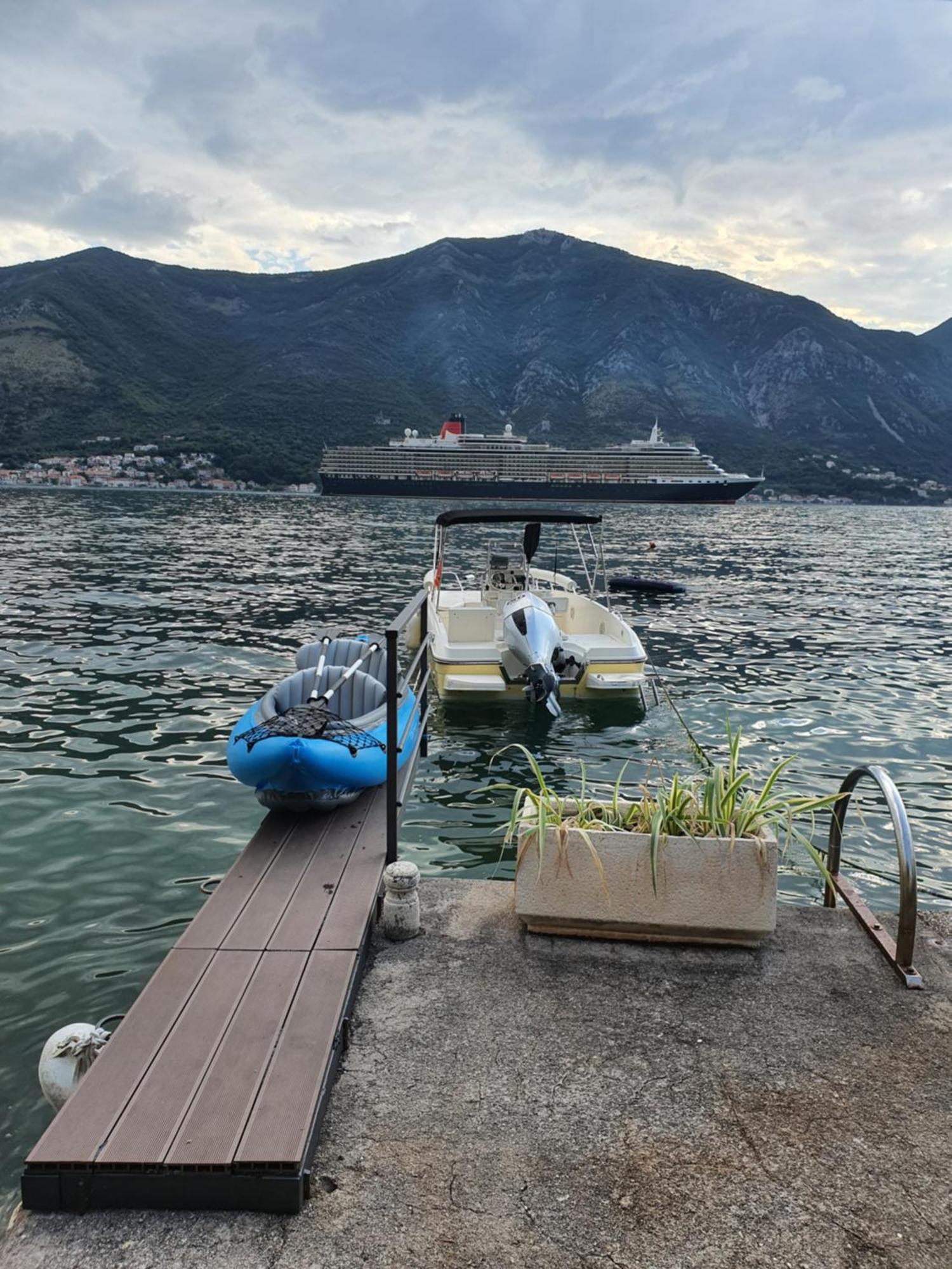 La Grande Apartments Kotor Eksteriør bilde